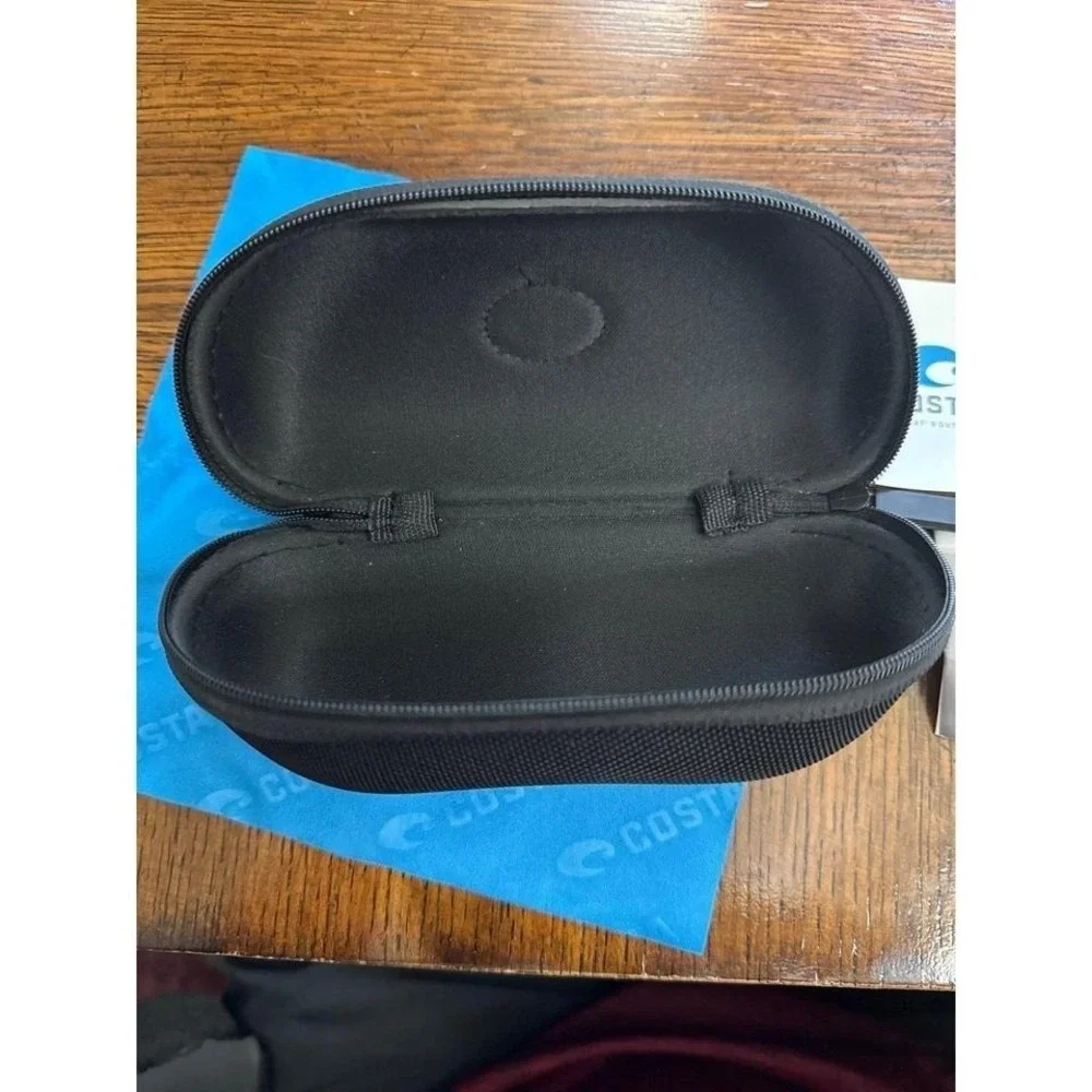 Costa sunglasses case‎ and cleaning towel